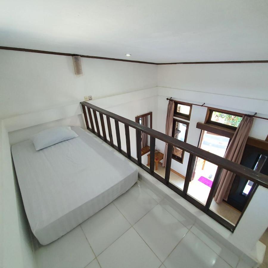 Putra Boyan Cottages Gili Trawangan Exterior photo
