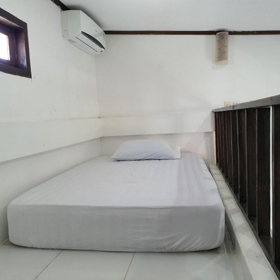 Putra Boyan Cottages Gili Trawangan Exterior photo