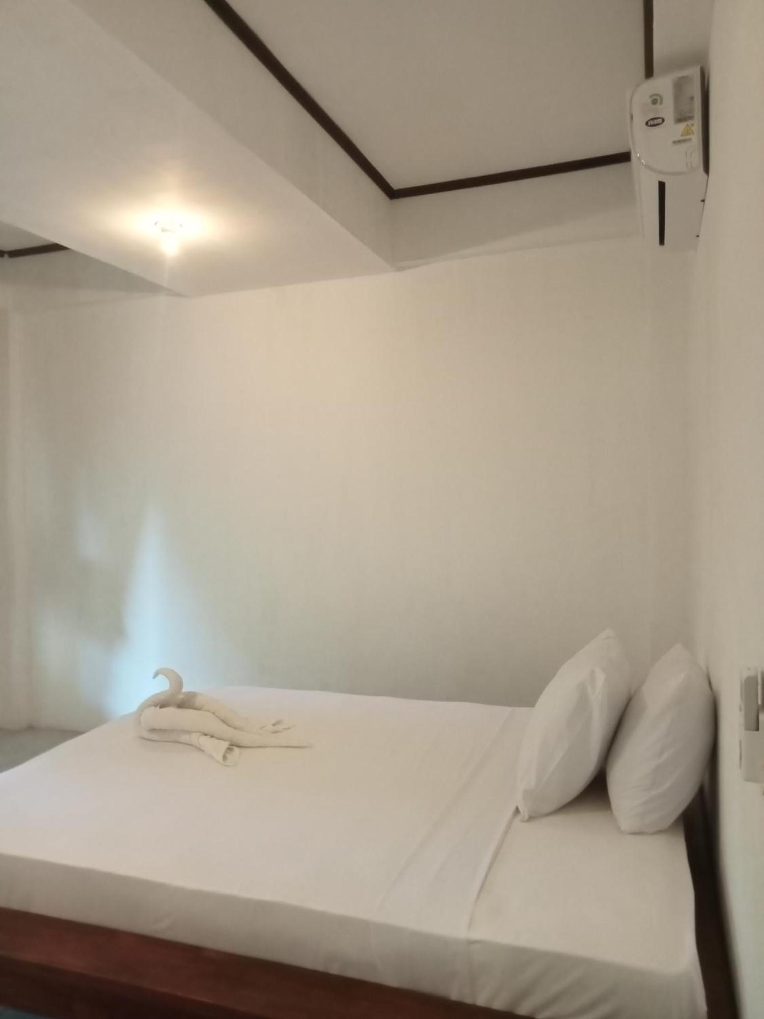 Putra Boyan Cottages Gili Trawangan Exterior photo