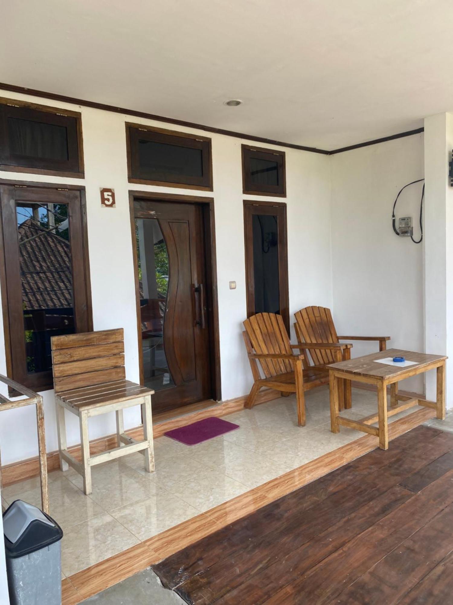 Putra Boyan Cottages Gili Trawangan Exterior photo